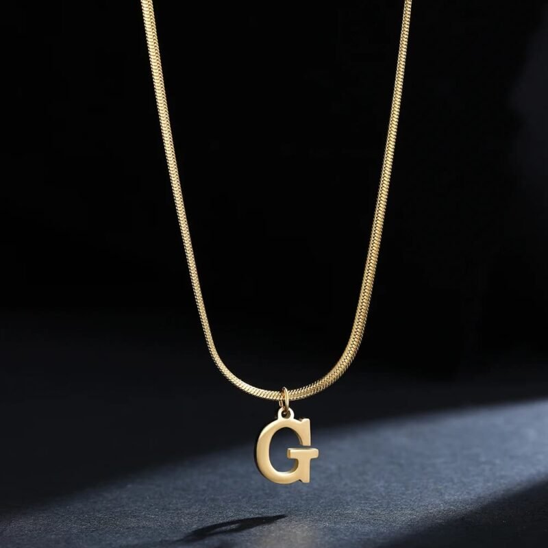 Collar con Colgante G - Charlottes House