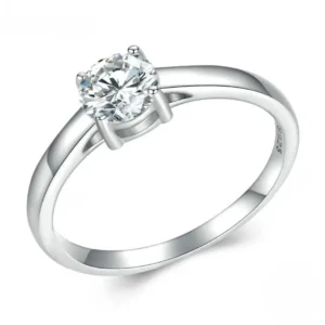 Anillo de Moissanita D Color VVS1 de 0.6 Ct en Plata 925 - Charlottes House Joyeria El Salvador